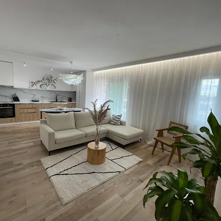 Aparthotel Myslym Shyri's