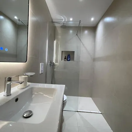 شقة فندقية تشووز بالكانز 3*