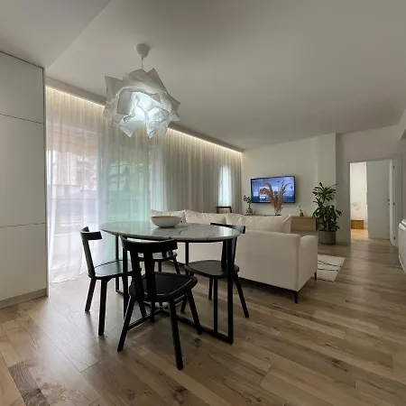 Myslym Shyri's 地拉那